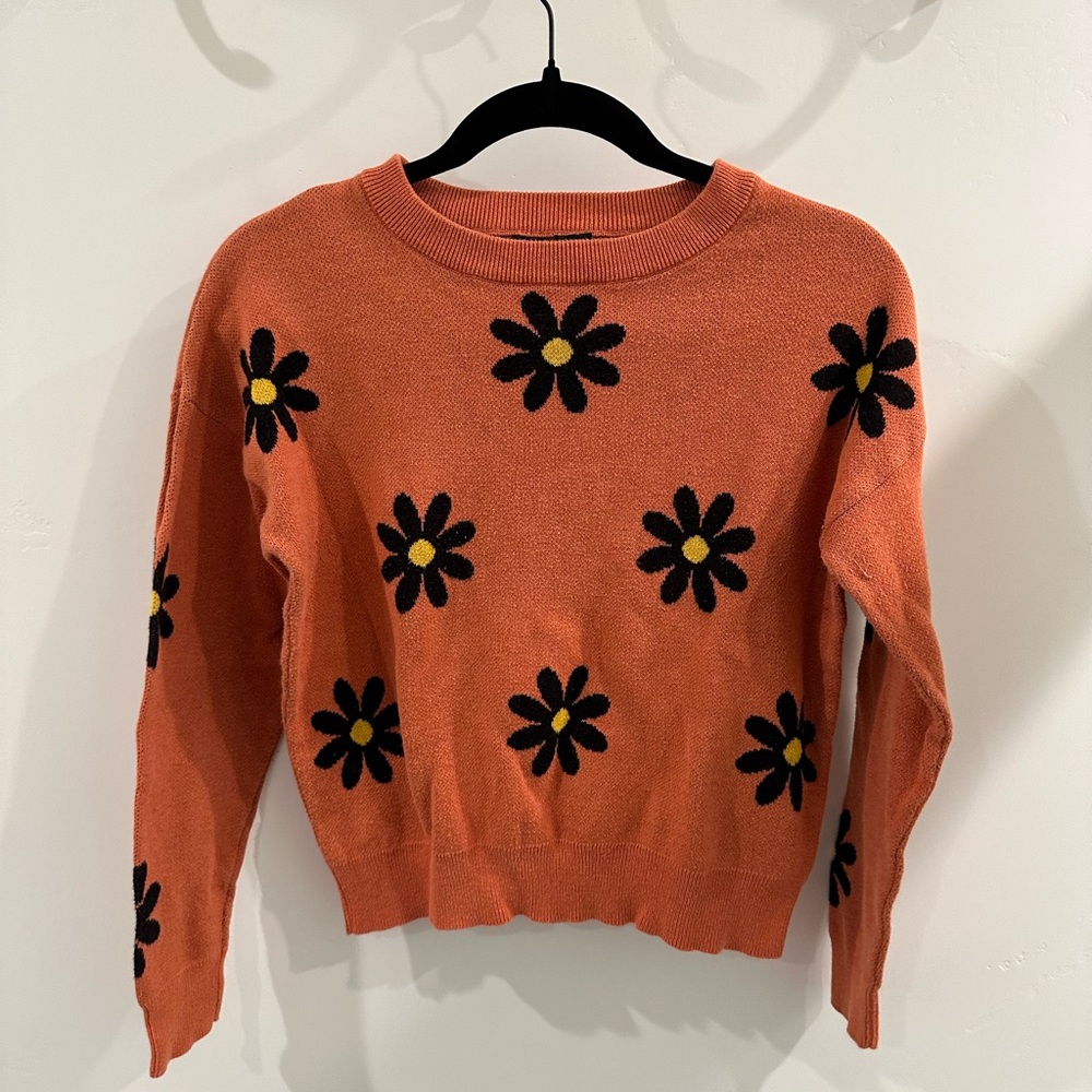Women’s Burnt Orange Y2K daisy print Nikka K sweater size medium